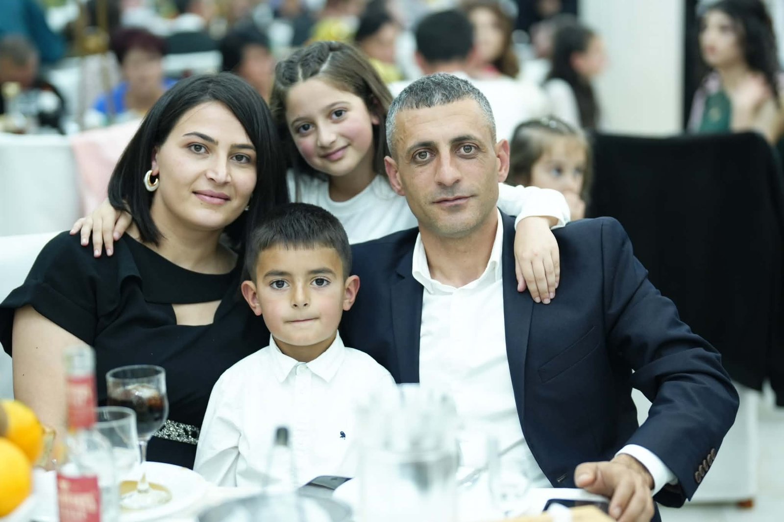 Meri-Grigoryan-mrug-family-hoonch-am.jpg